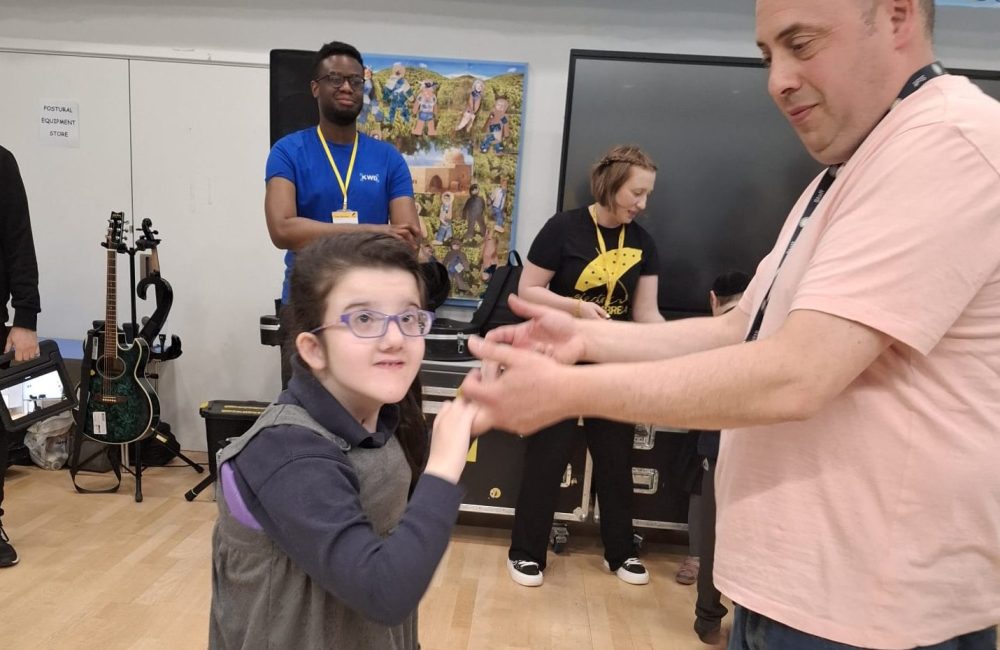 Kisharon Noé School pupil and teacher energised by the music of Electric Umbrella